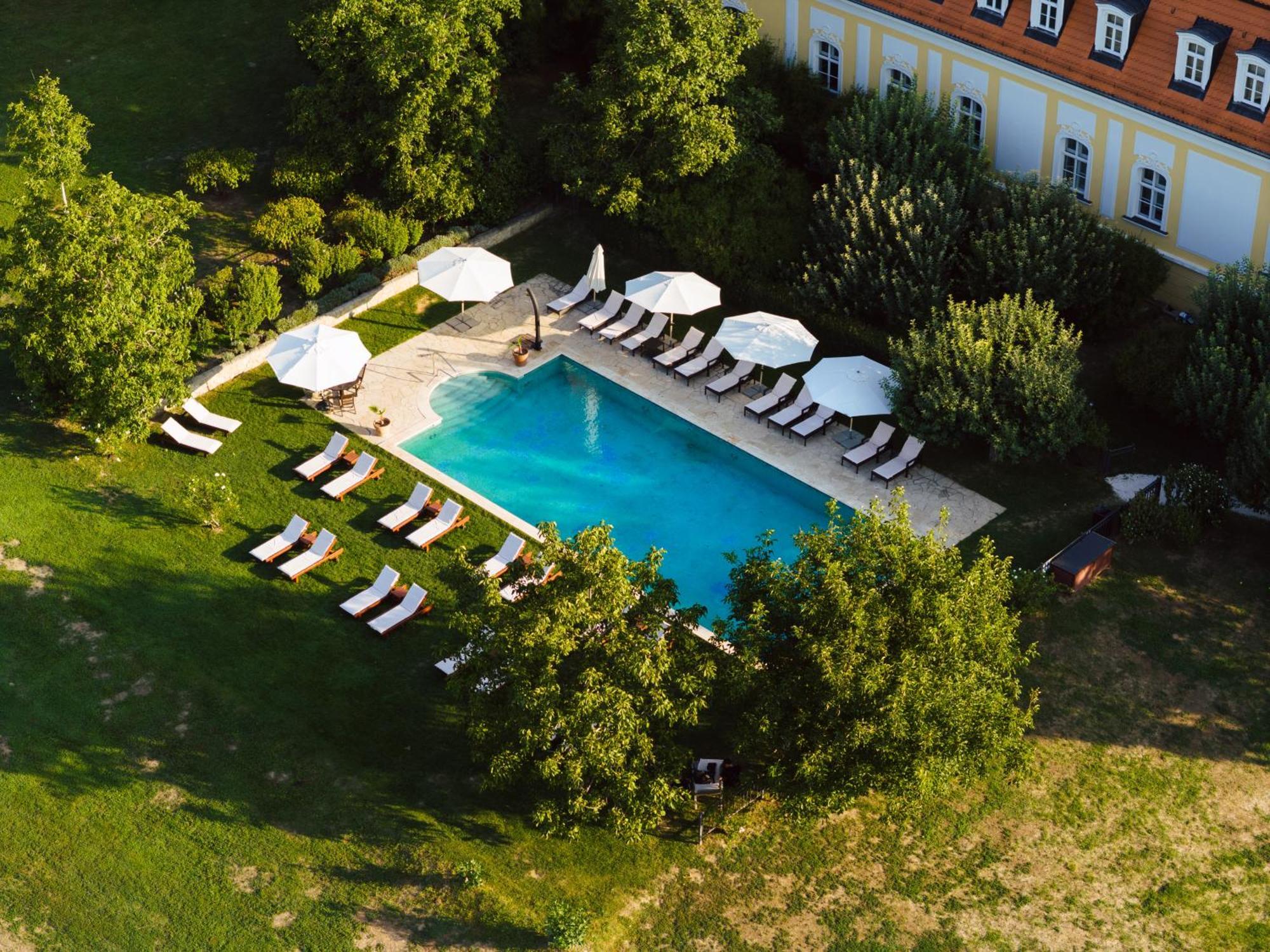 Hotel Chateau Bela Exterior foto